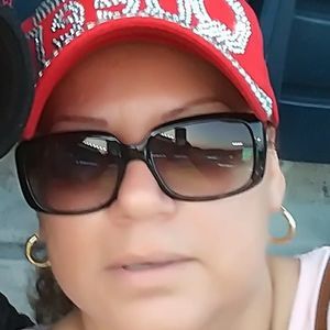 Meet your Posher, Sarahena